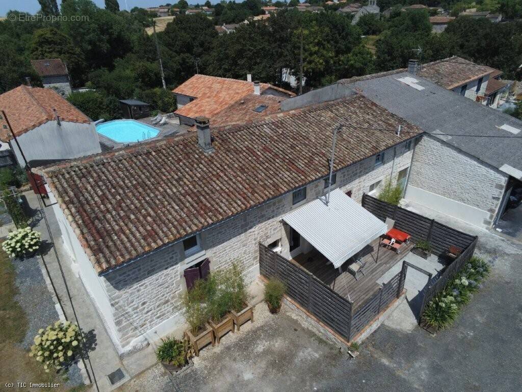 Maison à VILLEFAGNAN