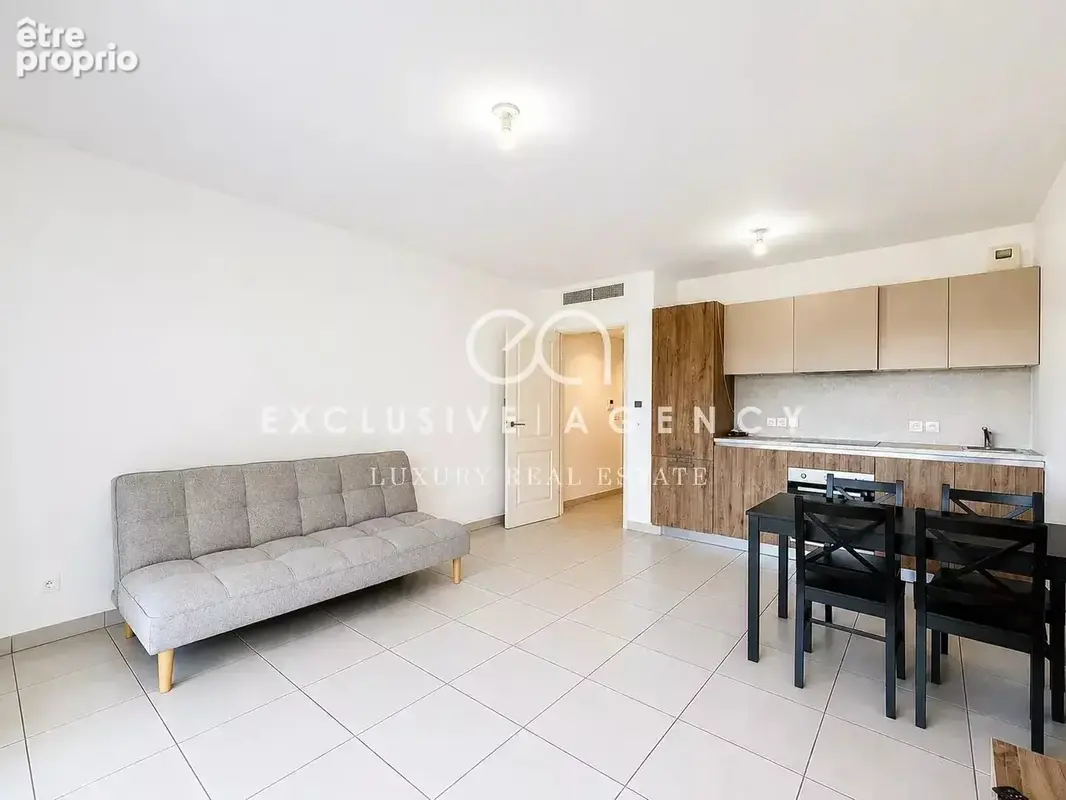 Théoule-sur-Mer – 2 pièces 42m² avec vue dégagée jusqu’à la mer, terrasse, parking et cave - photo 5