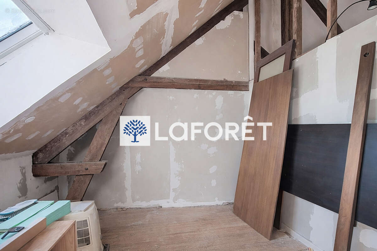 Maison à JOUY-LE-CHATEL