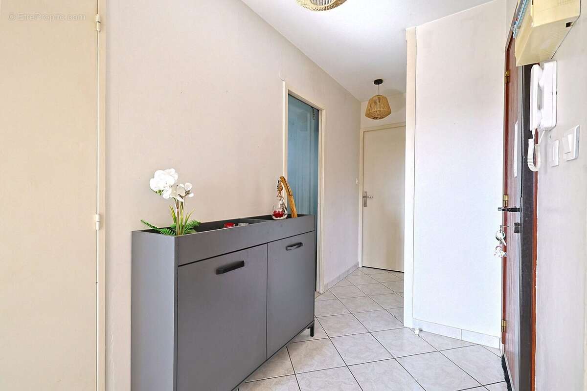 Appartement 55 m² à Saint-Max  - photo 5