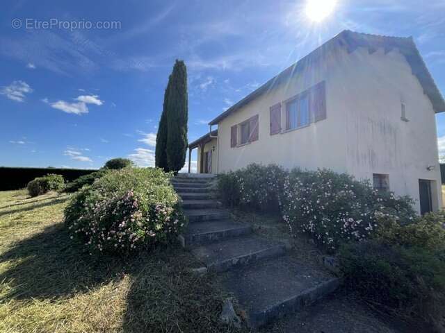 A vendre maison 5 chambres ouches 42155 - photo 4