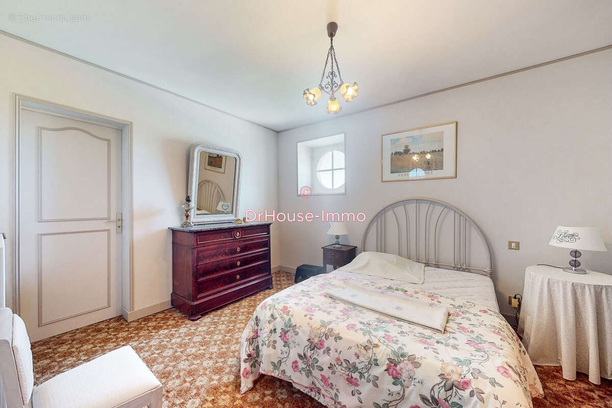 Maison 293 m² à Saint-Aoustrille  - photo 9
