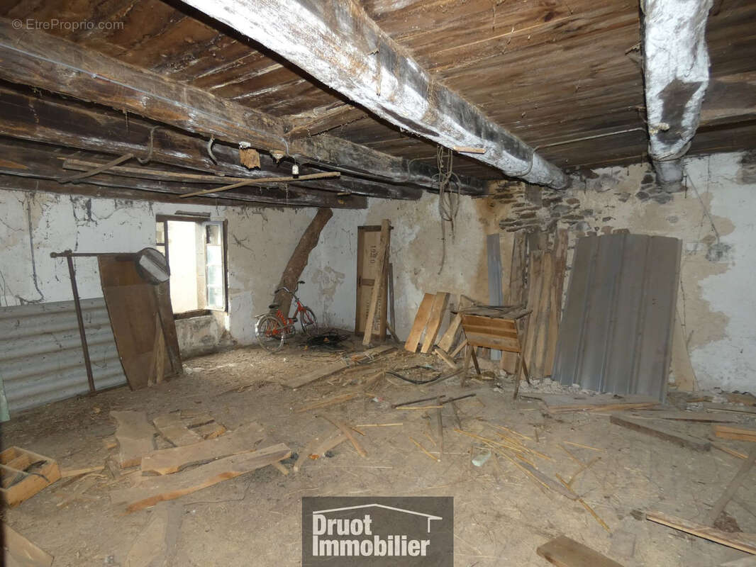 Maison à PRADES-D&#039;AUBRAC