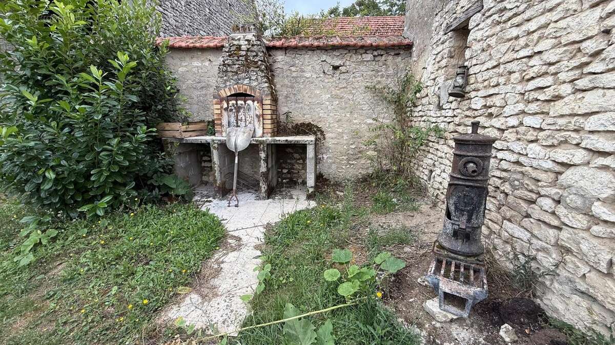 Maison 98 m² à Yevre-La-Ville  - photo 8