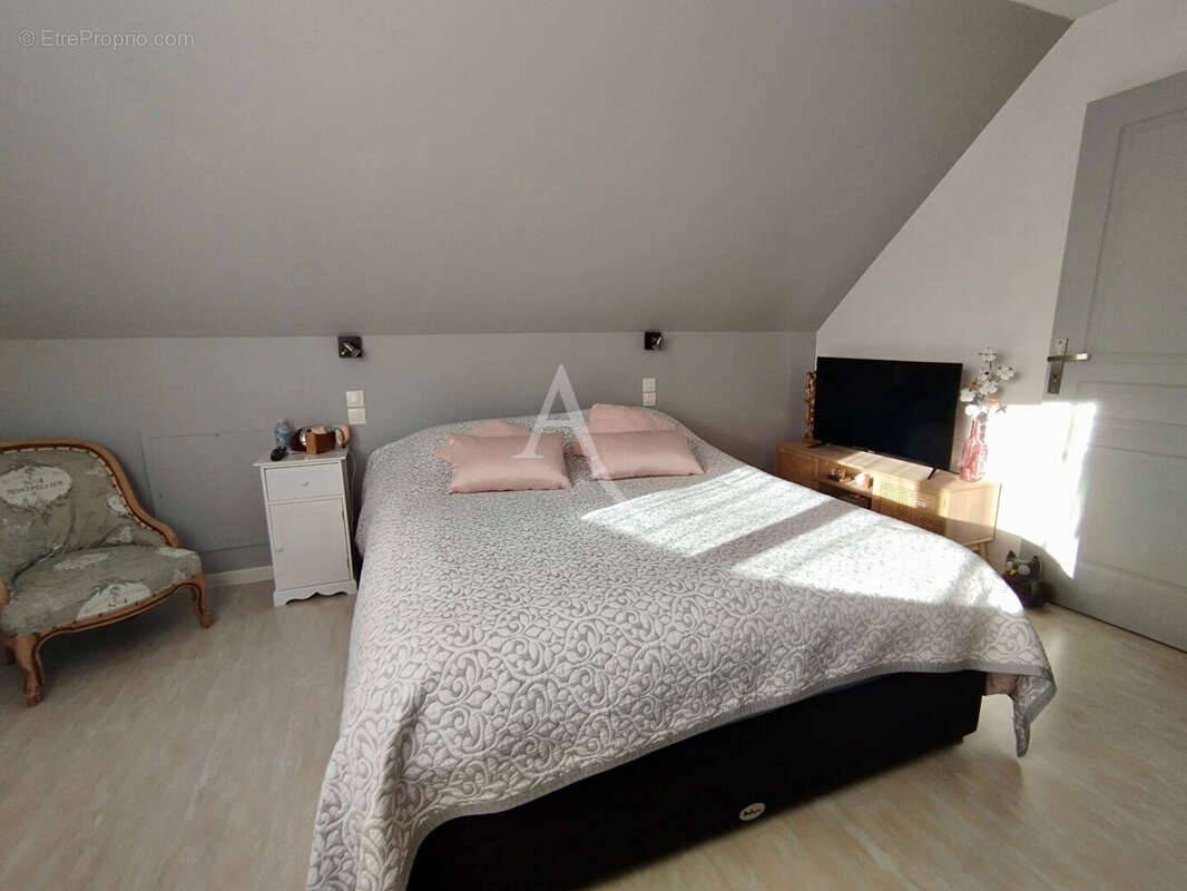 Maison à CHATEAUNEUF-EN-THYMERAIS