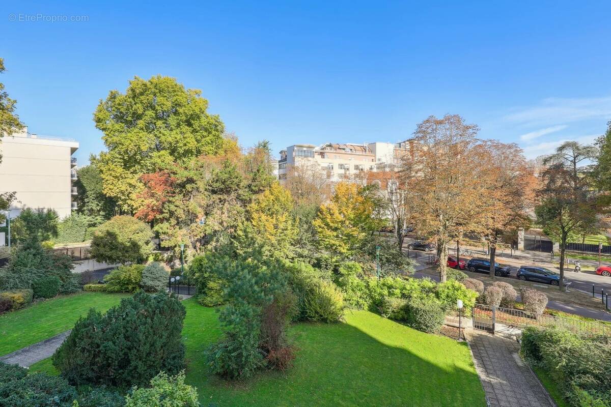 Appartement à NEUILLY-SUR-SEINE