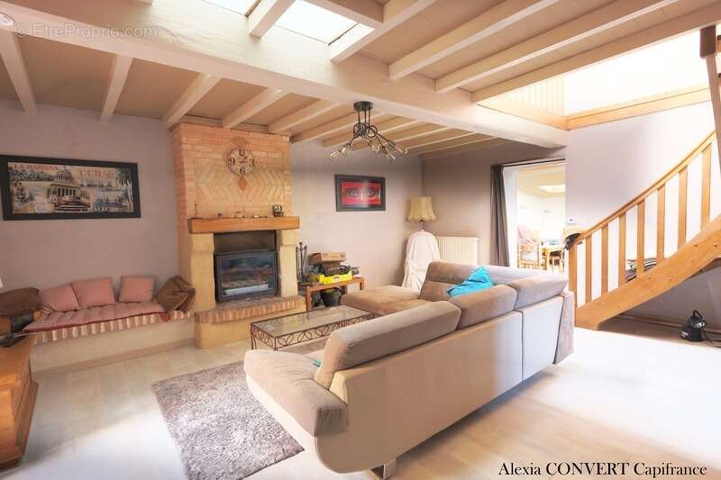 Maison à vendre 5 pièces, terrain 3420m² de calme à CORMOZ (01) - photo 3