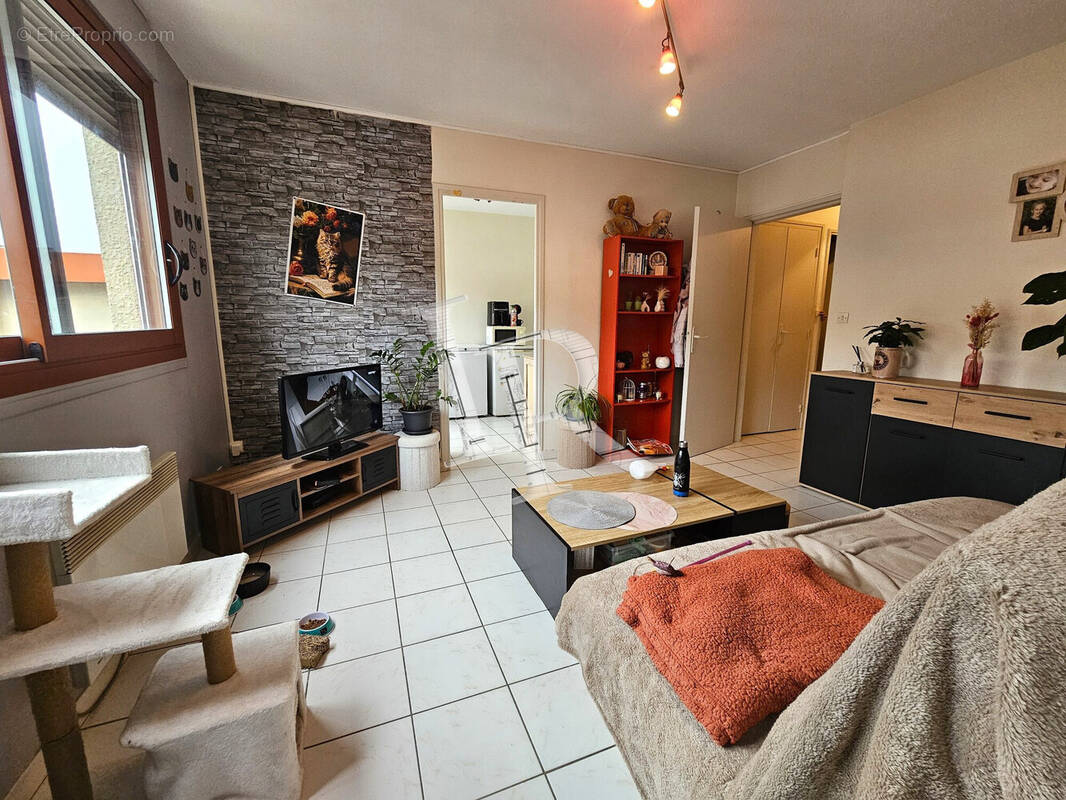 Appartement à AIGUILHE