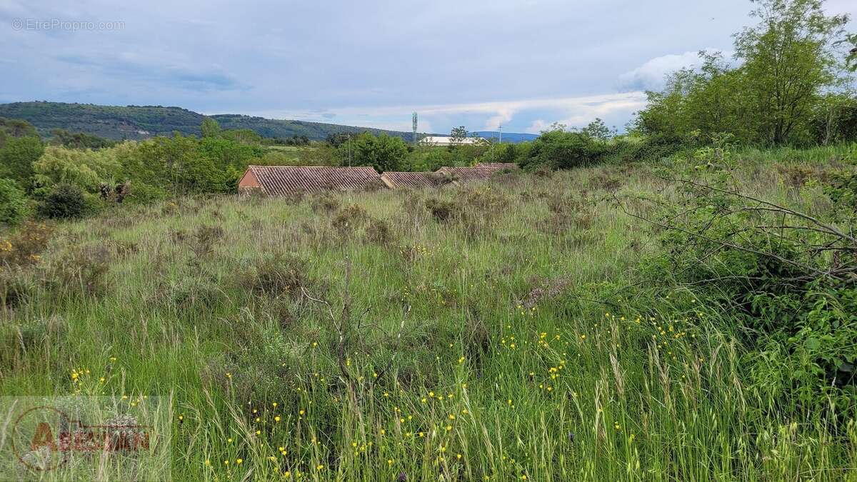 Terrain 1255 m² à Saint-Etienne-De-Fontbellon  - photo 5
