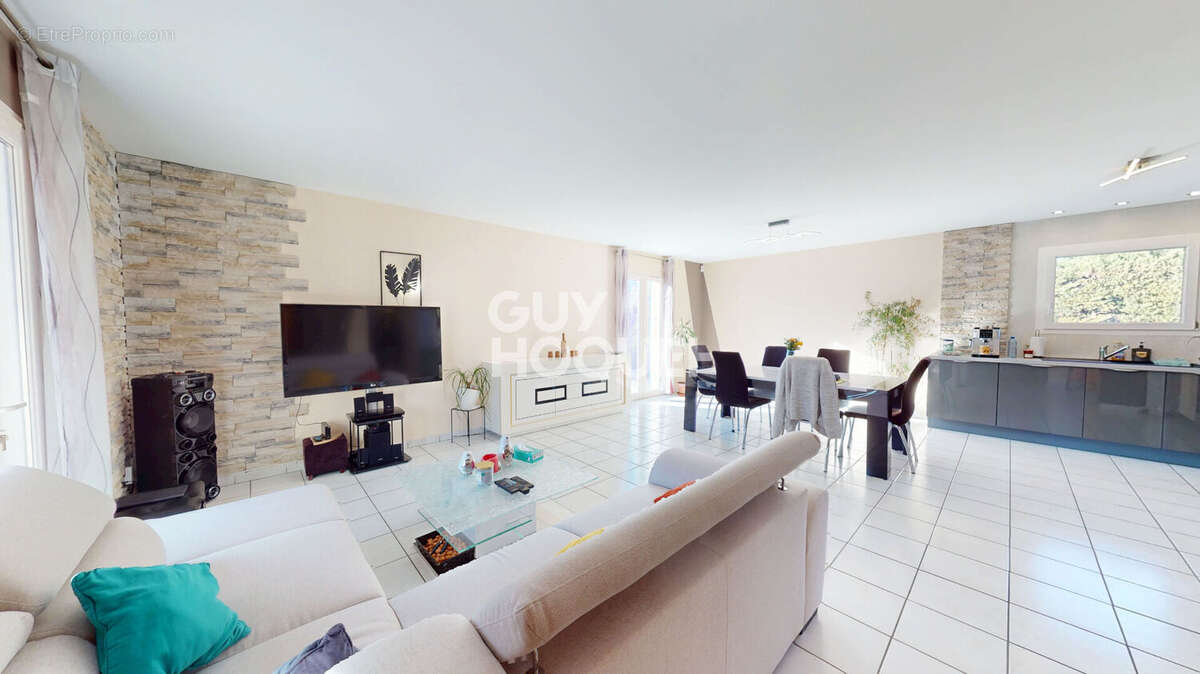 Maison à MIRABEL-ET-BLACONS