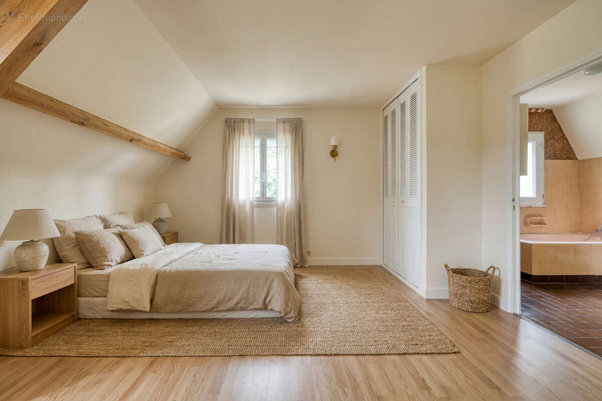 Maison familiale 10 pieces - 6 chambres - sous sol total - terrain de 1800m2 - photo 30