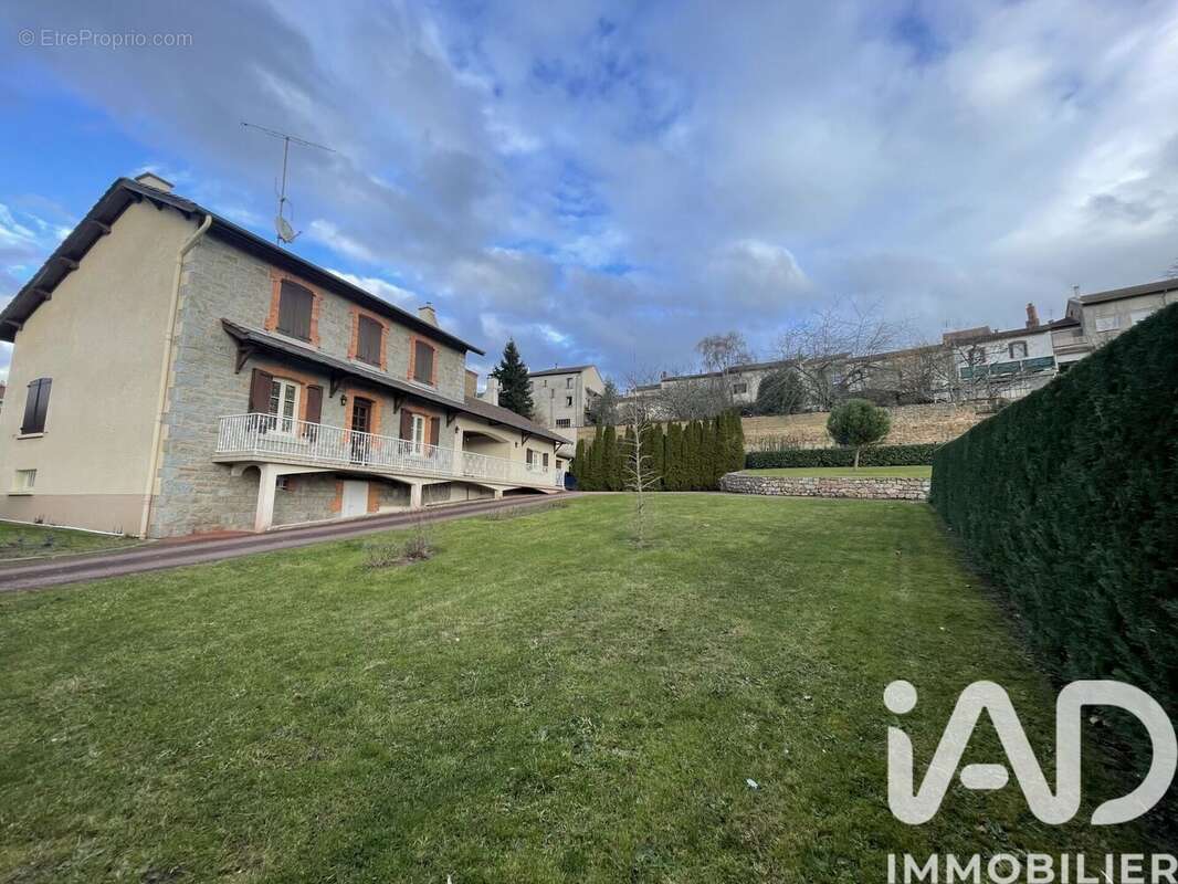 Maison 180 m² à Rozier-En-Donzy  - photo 2
