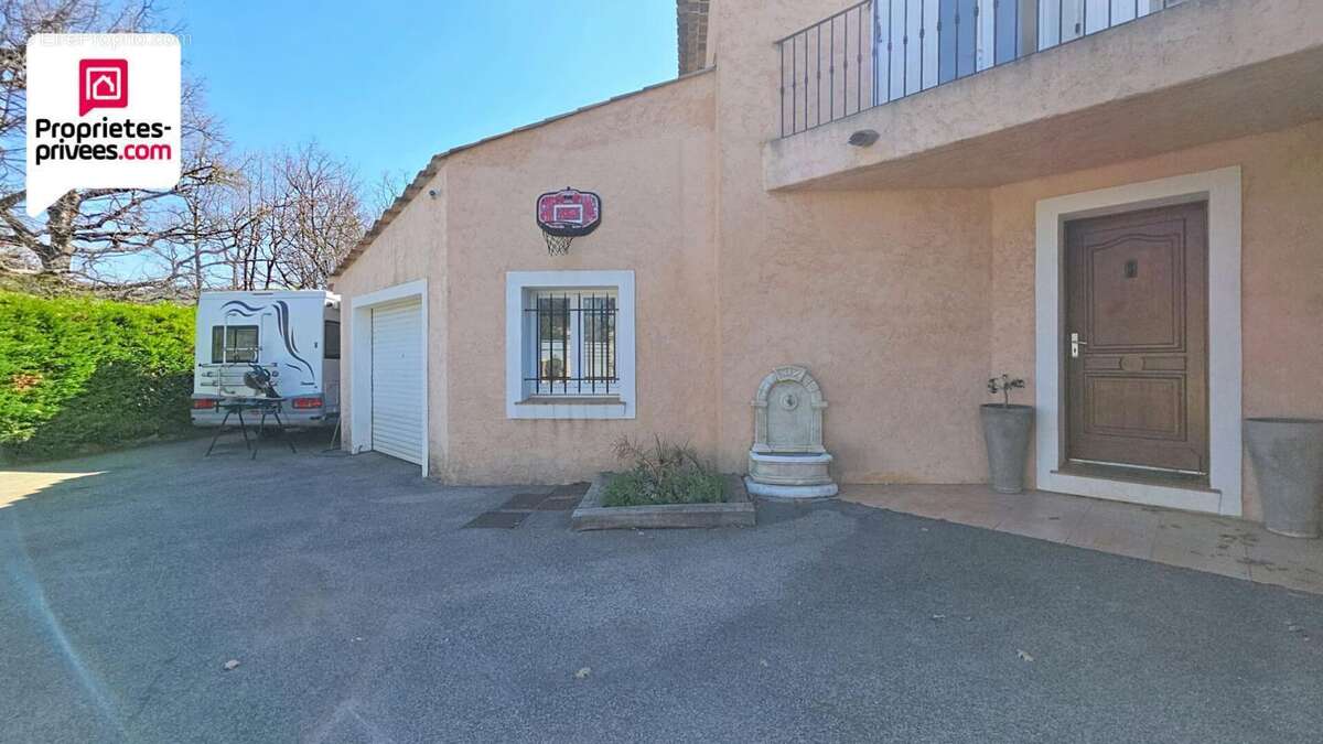 Maison à SAINT-CEZAIRE-SUR-SIAGNE