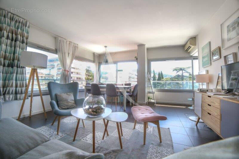 Appartement à LE CANNET