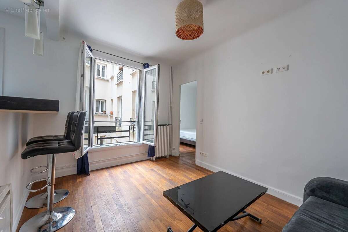 Appartement à PARIS-18E
