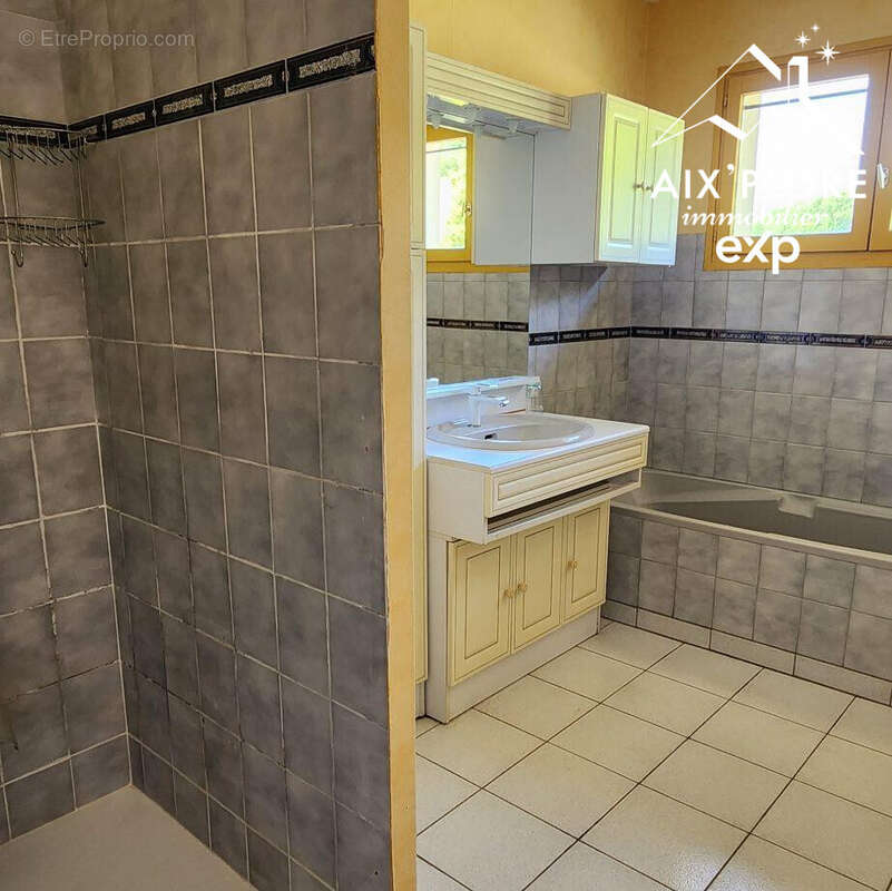 Maison 141 m² à Jacob-Bellecombette  - photo 9