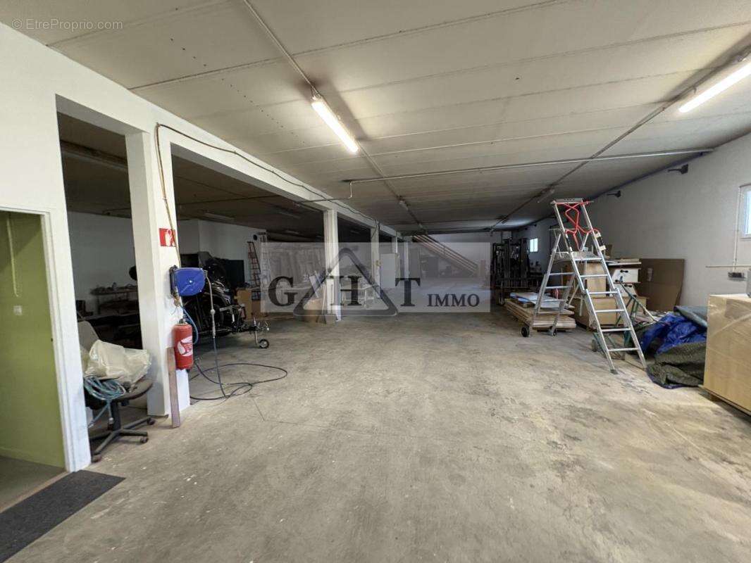Bâtiment indépendant à vendre - photo 2
