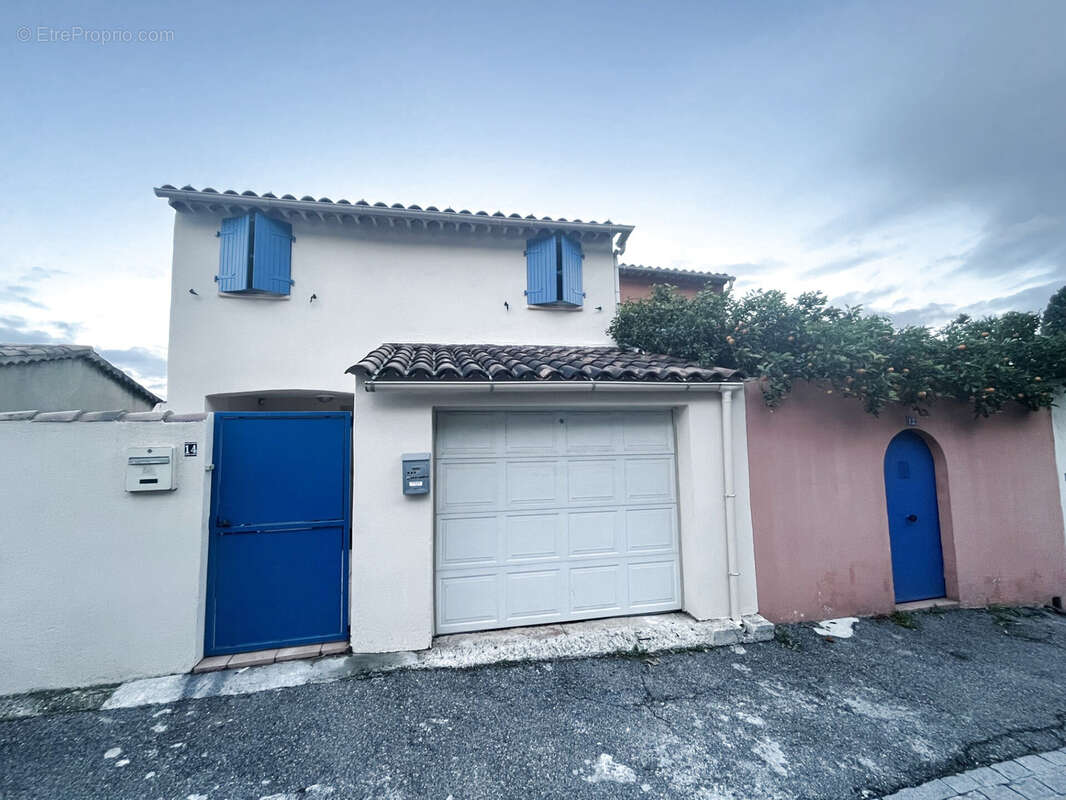 Maison à SOLLIES-VILLE