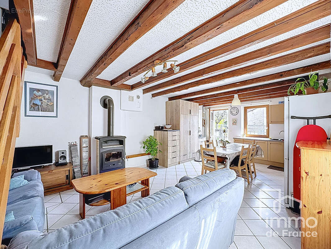 Maison à BELLEGARDE-SUR-VALSERINE