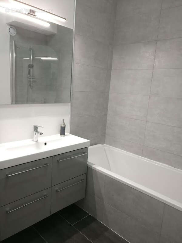 Appartement à LEVALLOIS-PERRET