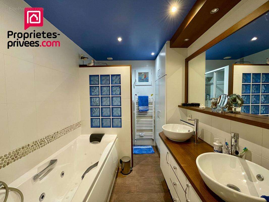 Maison à LA CHAPELLE-CARO