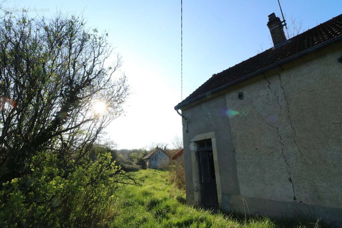Maison à LA GUERCHE-SUR-L&#039;AUBOIS