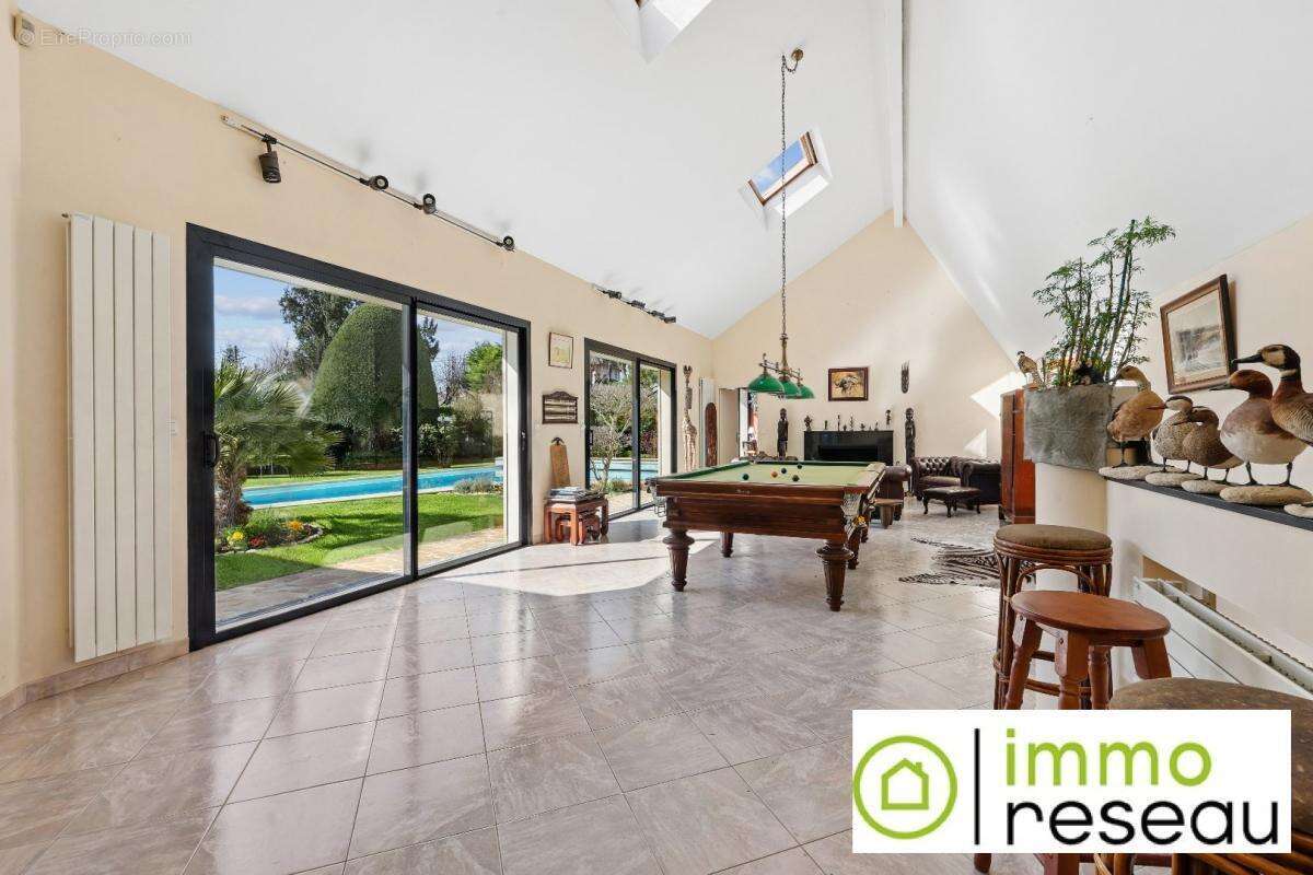 Maison à VILLENEUVE-LE-ROI