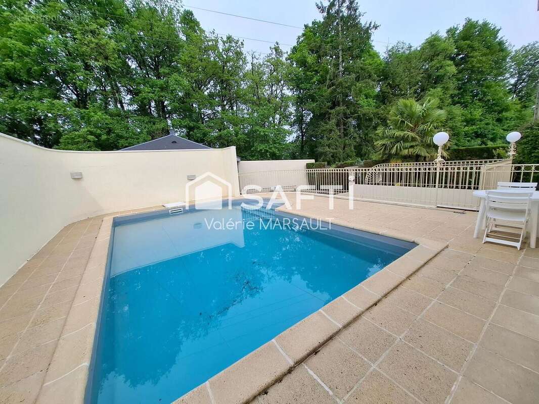 Maison 111 m² à Saint-Roch  - photo 3