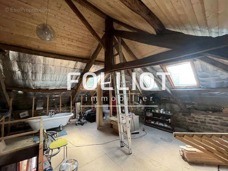 Maison à SAINT-MICHEL-DE-MONTJOIE