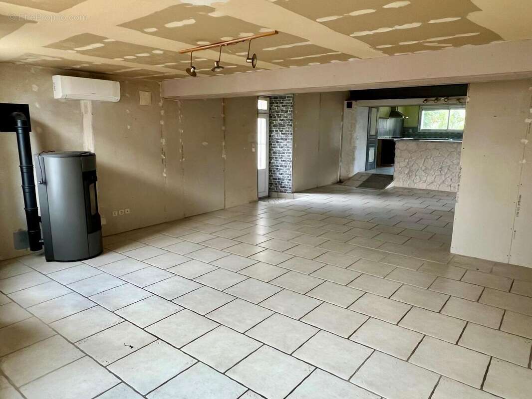 Maison 124 m² à Mazeray  - photo 2