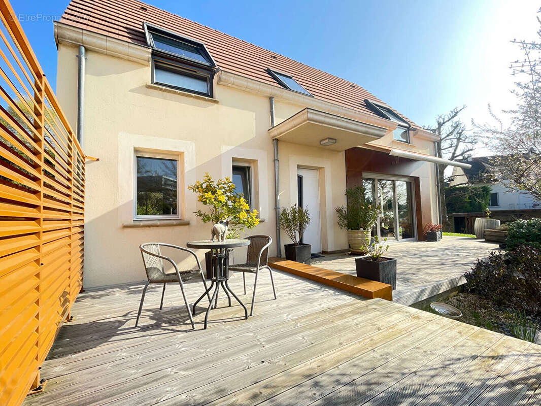 Maison à VERRIERES-LE-BUISSON