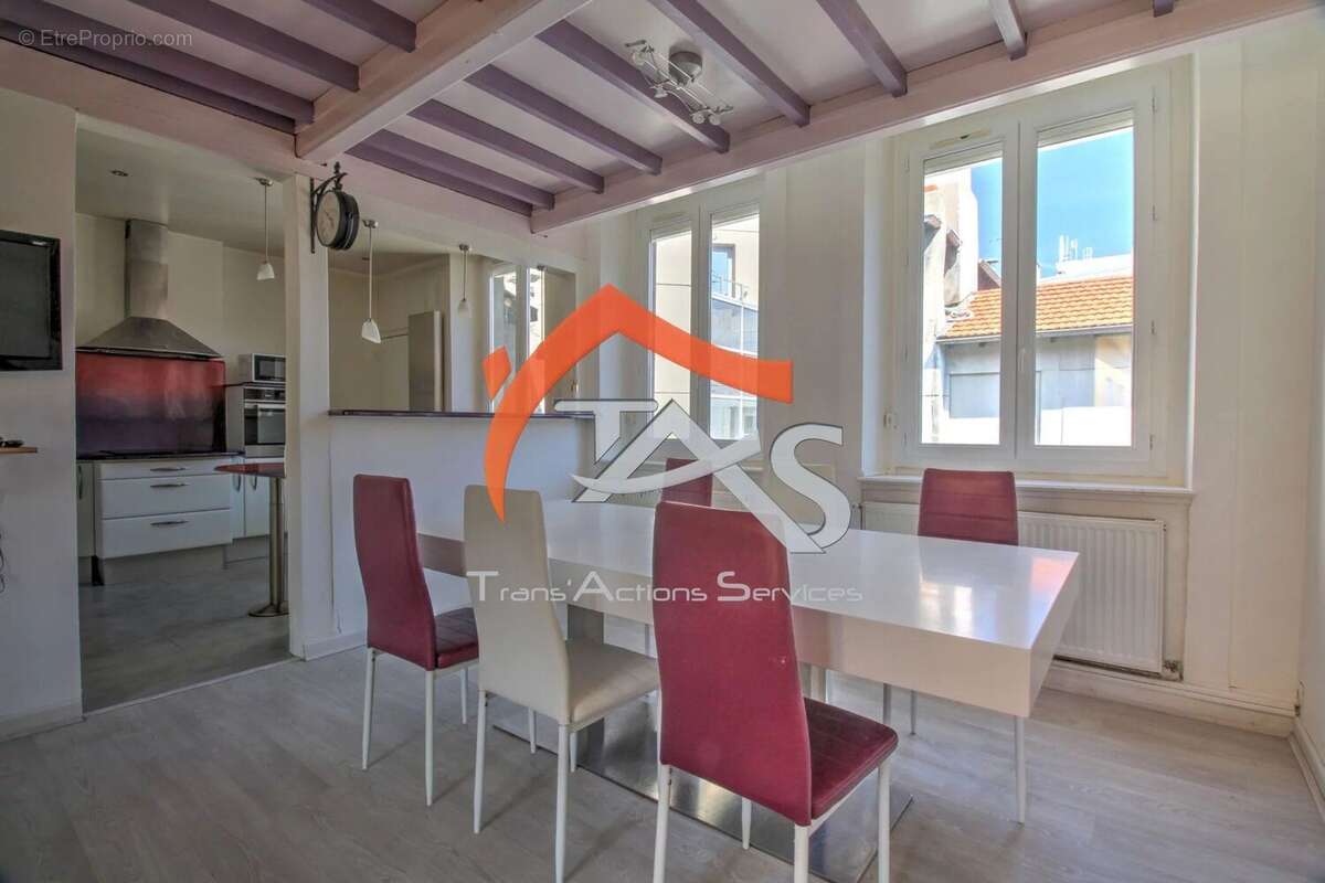 Appartement à SAINT-ETIENNE