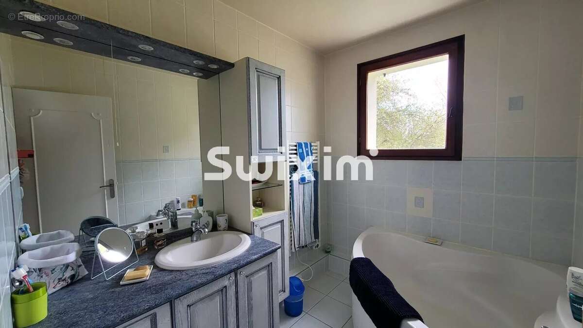 Maison 339 m² à Bonnaud  - photo 13