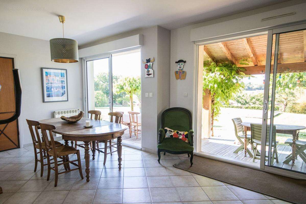 Maison à MIRANDE