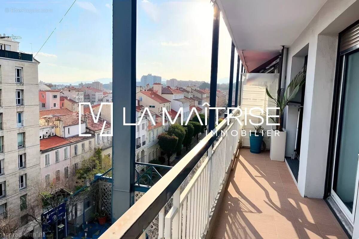 Appartement à MARSEILLE-5E