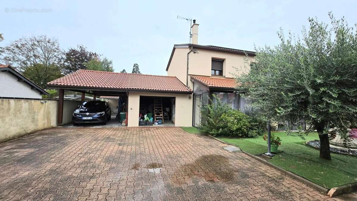 Maison à BELLEVILLE