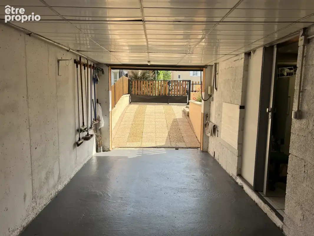 Charmante maison mitoyenne de 4 pièces avec garage et terrasse - Mions - photo 17