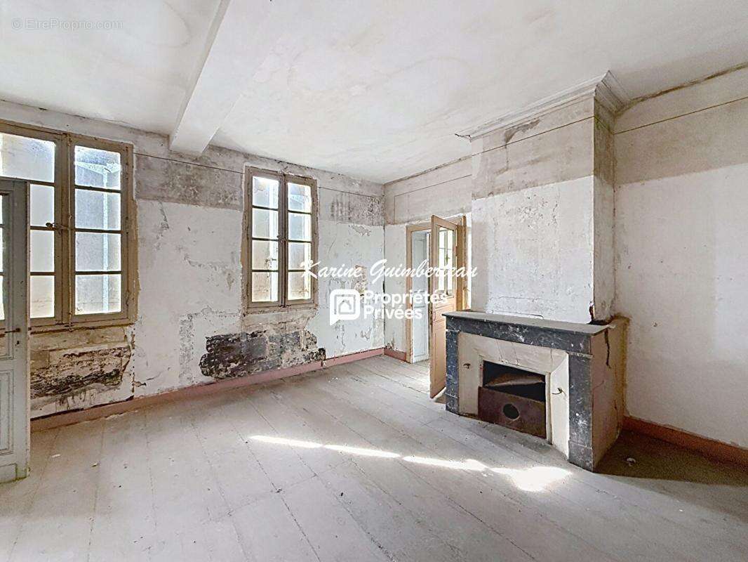 Maison à SAINT-EMILION