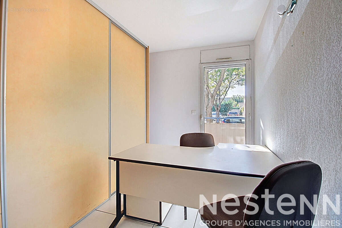 À vendre - locaux professionnels / bureaux 93m² - draguignan centre-ville avec possibilité de changement de destination - photo 10