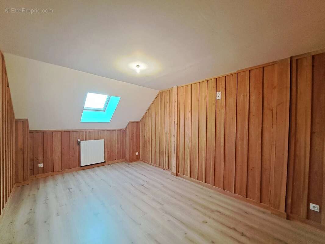 Appartement à COURTERANGES