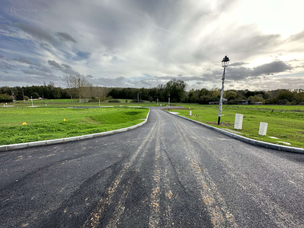 Terrain à bâtir viabilisé de 812 m2 à 1513 m2 dans un bel environnement à 18 min de Houdan / 5 min de Dreux - photo 9