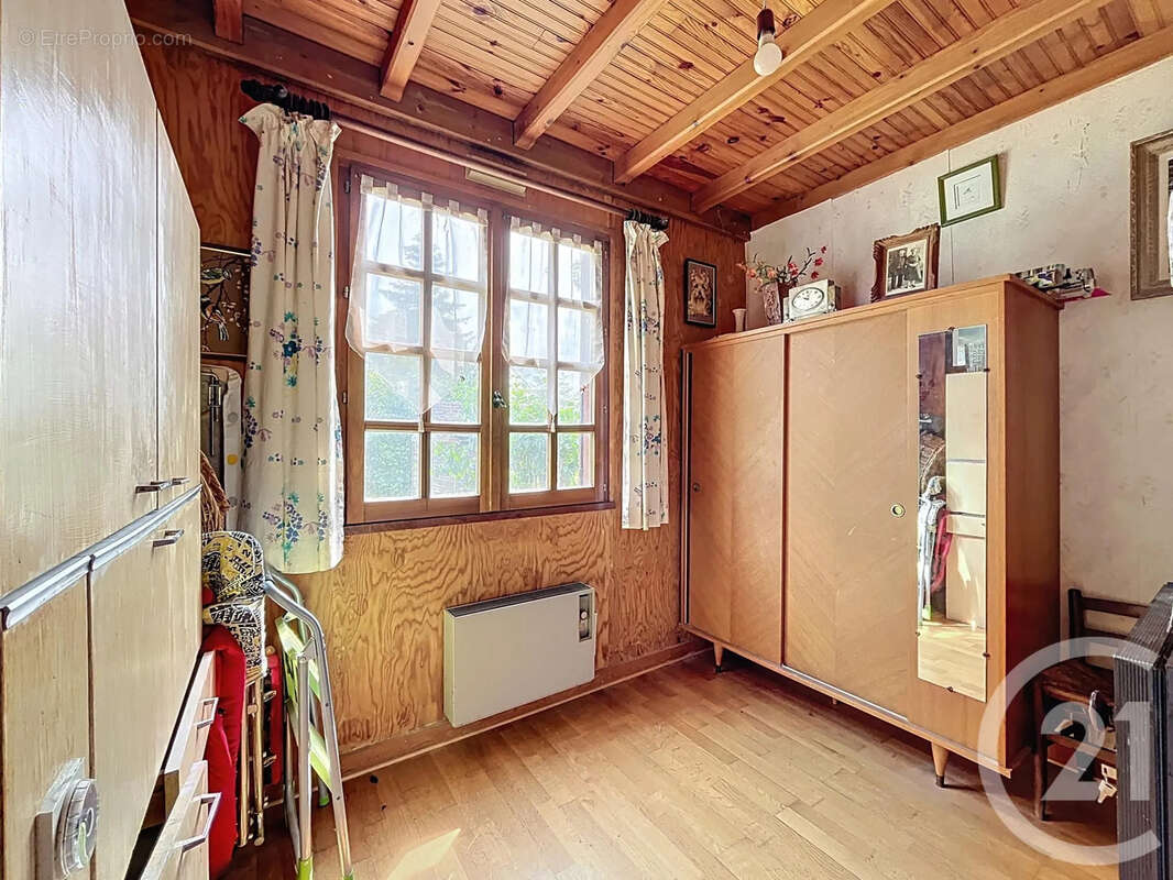 Maison à THORIGNY-SUR-OREUSE