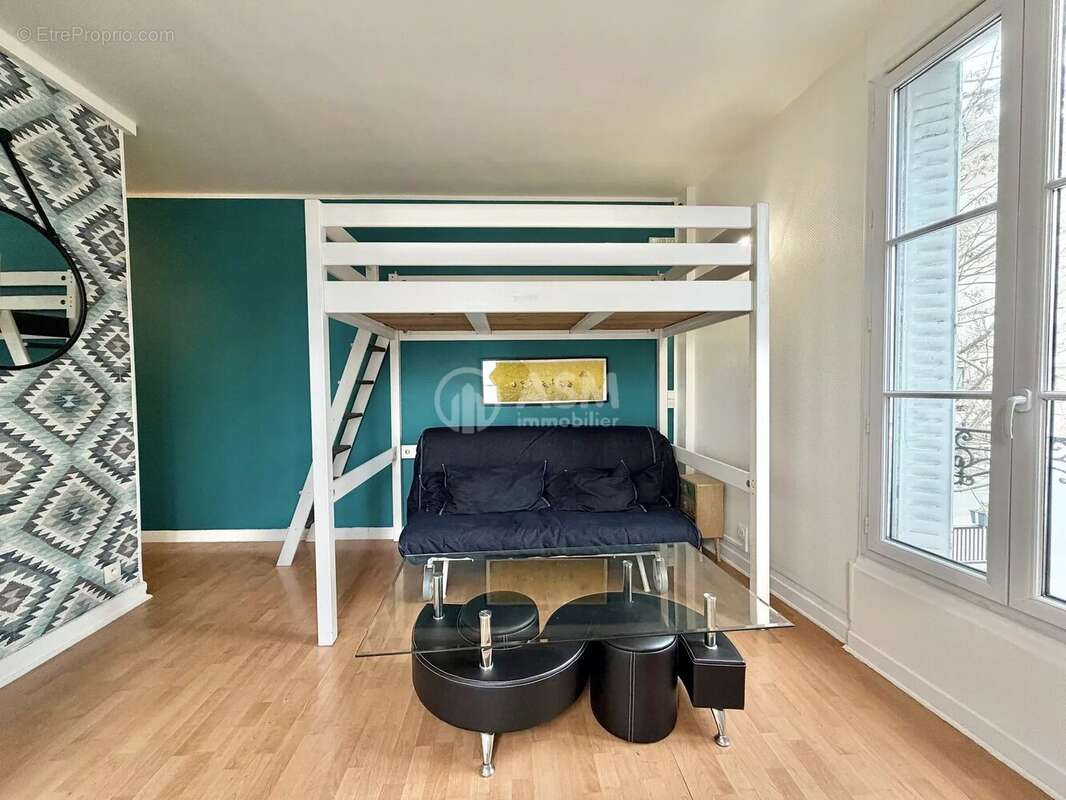 Appartement à COURBEVOIE