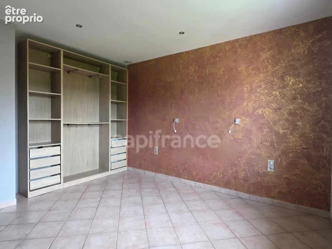 Maison à vendre de 200 m² avec piscine – Piégros-la-Clastre (26) - photo 12