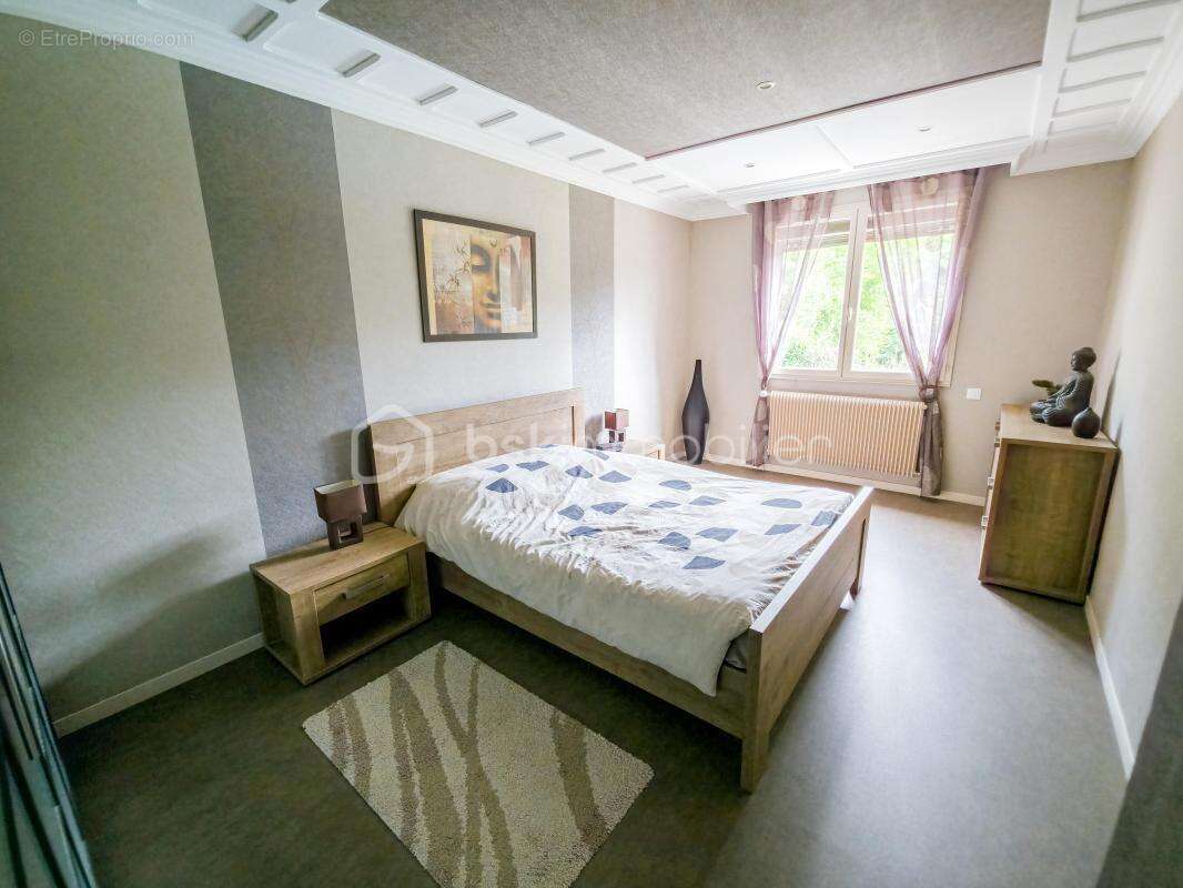 Maison à FONTAINE-LE-PORT