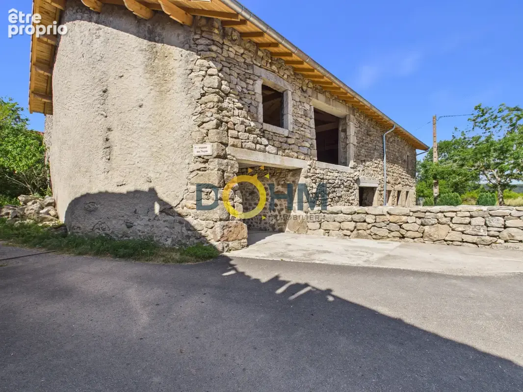 Maison en pierre à rénover   Fort potentiel   Saint-Jean-d'Aubrigoux - photo 2