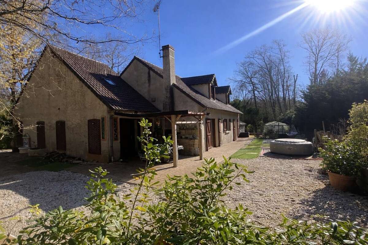 Maison à Poigny-la-Forêt - photo 2