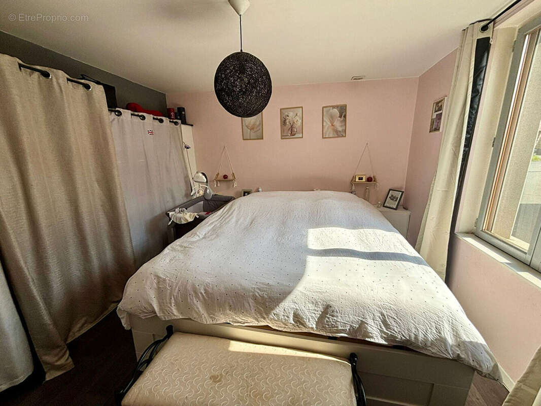 Appartement à SAINT-PRIEST-LA-ROCHE