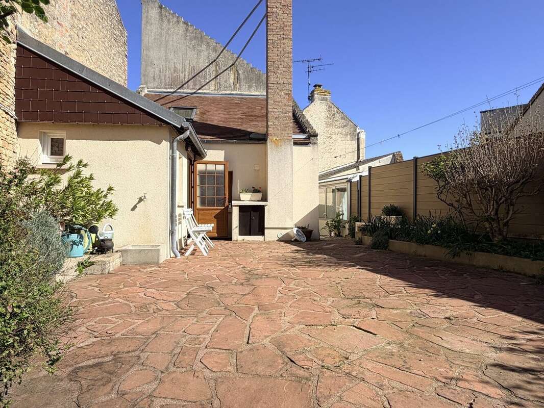 Maison à OUISTREHAM