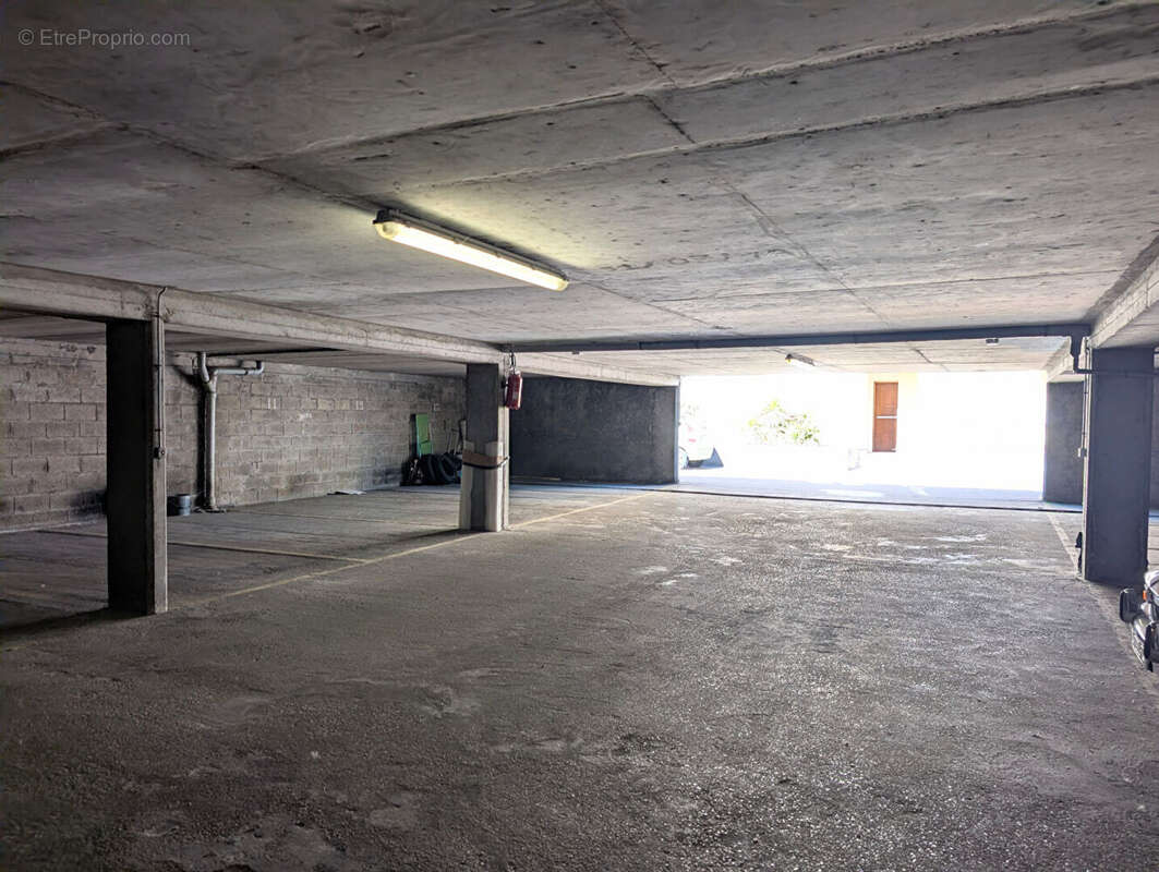 Parking Nanterre/Puteaux - photo 6